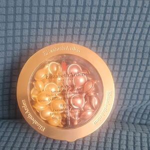 Brand New ELlizsbeth Arden Advanced Ceramide Capsules